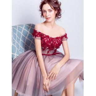 【ウエディングドレス】女性用 カラードレス 結婚式 宴会 忘年会 赤色 レース 司会 紗 床付く 刺繍