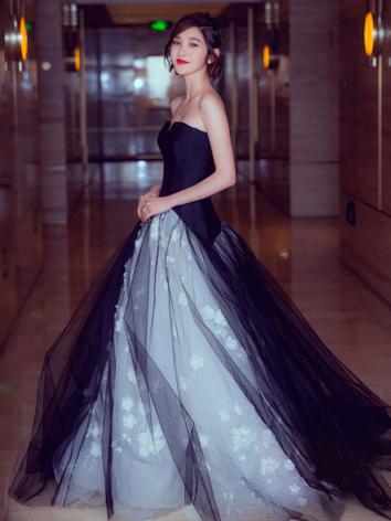 【ウエディングドレス】女性用 オフショルダー カラードレス 黒色 結婚式 演奏会 宴会 パーティー 床付く 紗