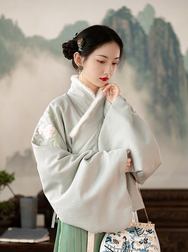 歳暮鶯鳴 刺繍直領對襟広袖披風 青黒色アウター 明製漢服 中国伝統衣装